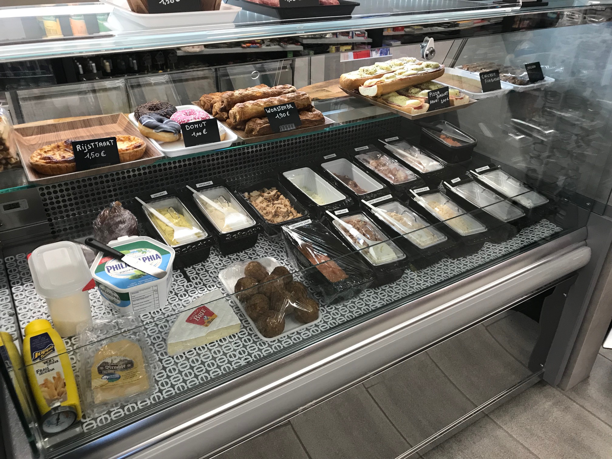 INFONO, broodjeszaak en dagbladhandel Ingelmunster