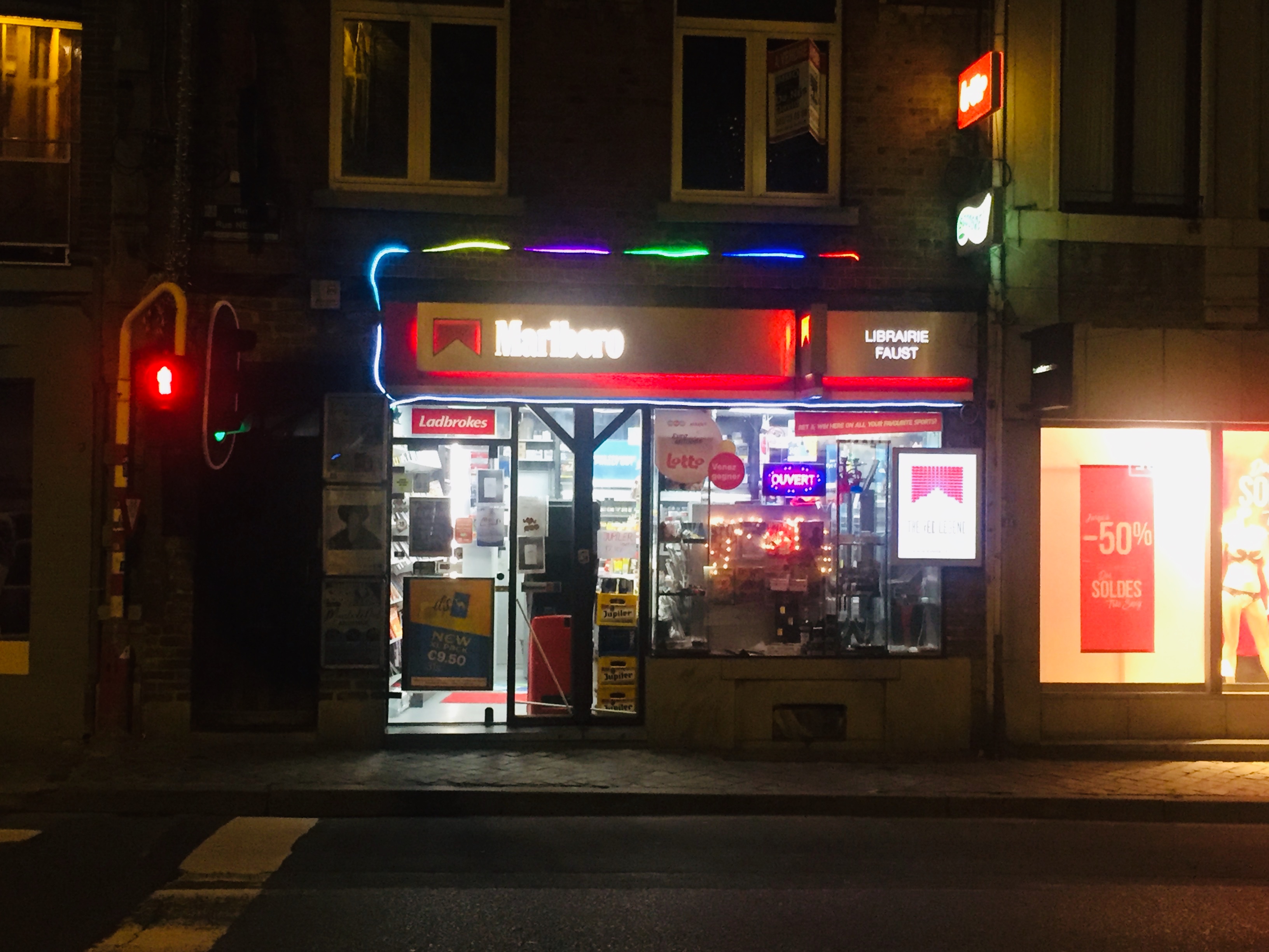 LIBRAIRIE FAUST/JOY HUY